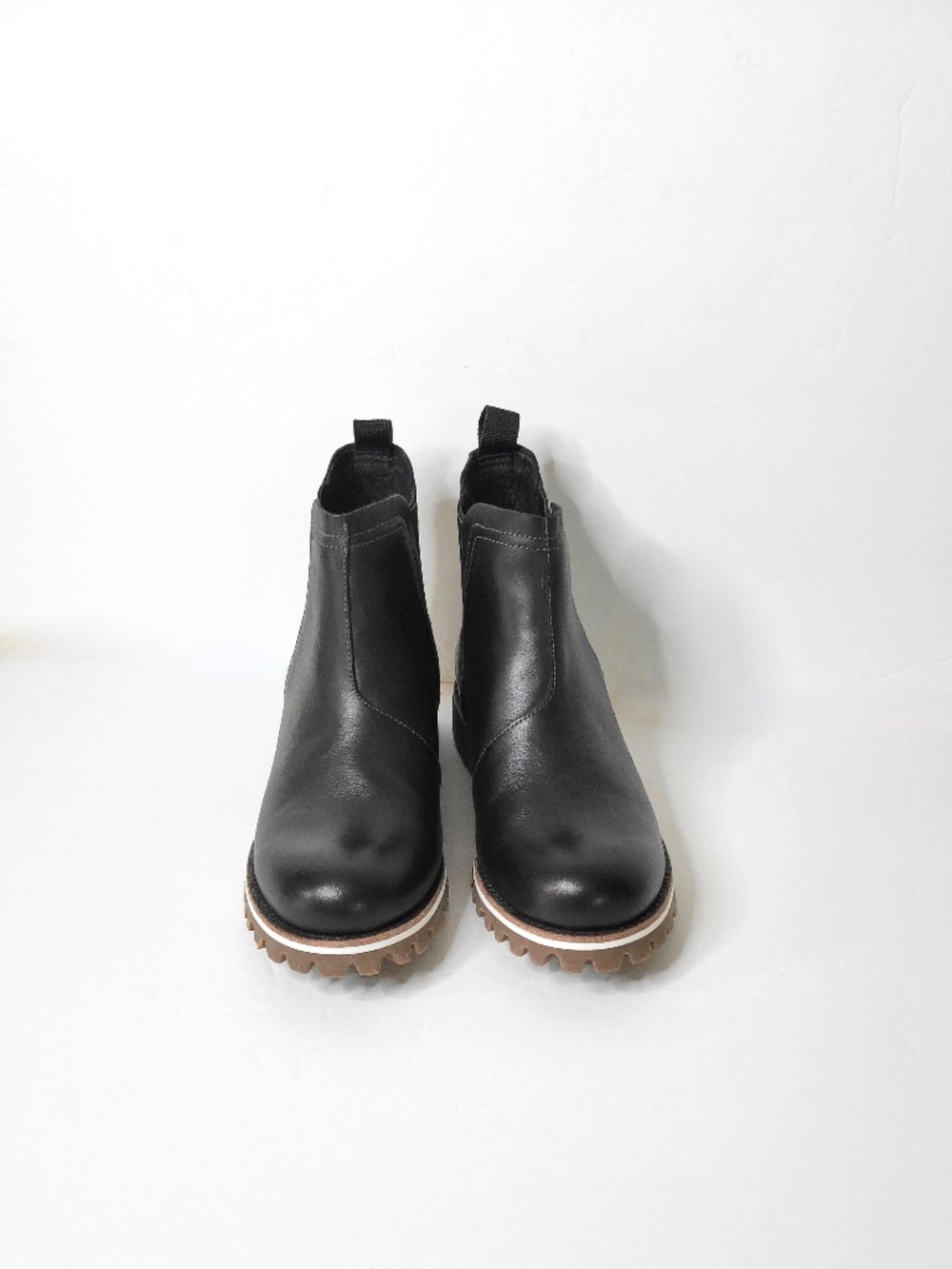 NWOT Chaco Fields Chelsea Waterproof Boot - 8.5 (US)